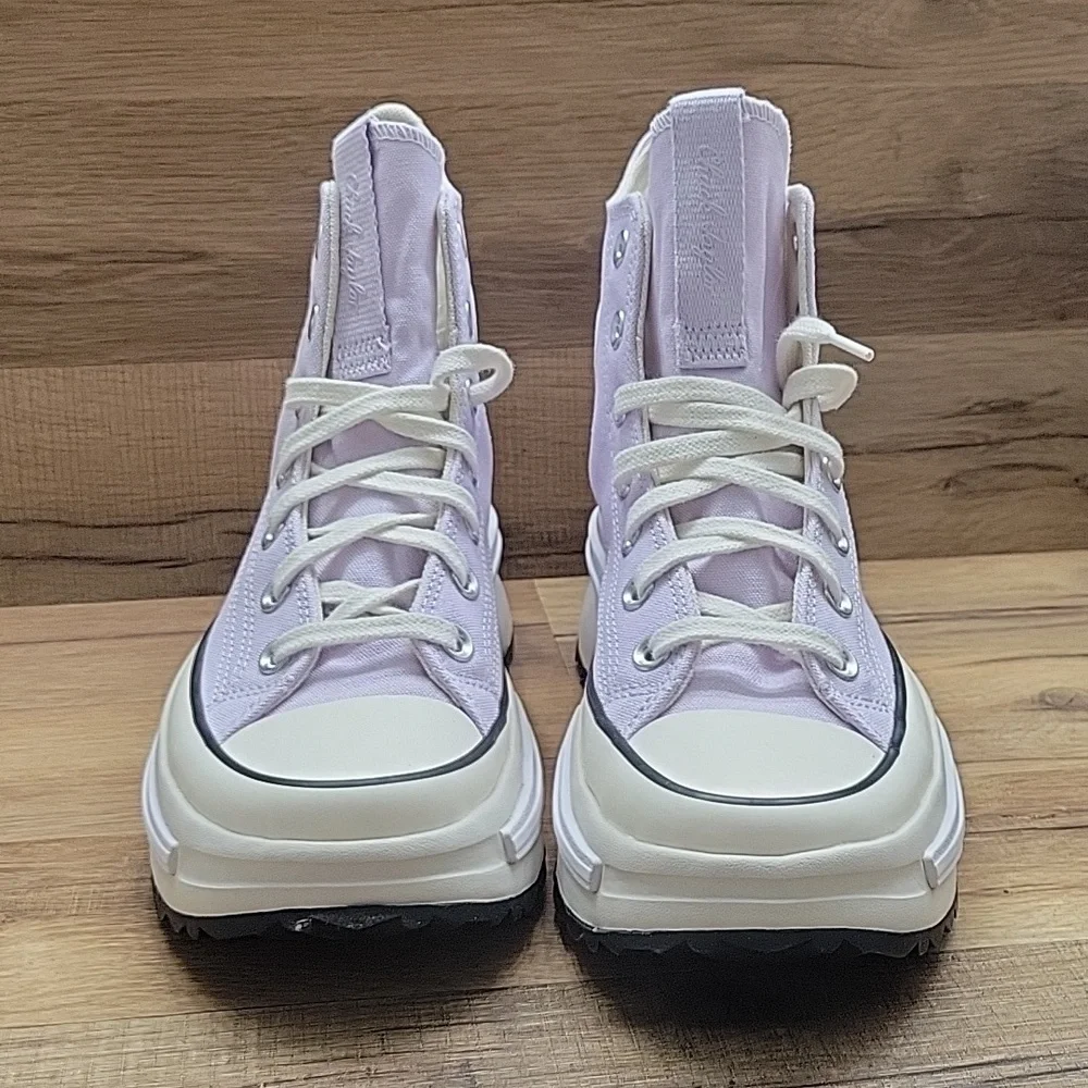 Converse High Top Brand new in the box no lid authentic.